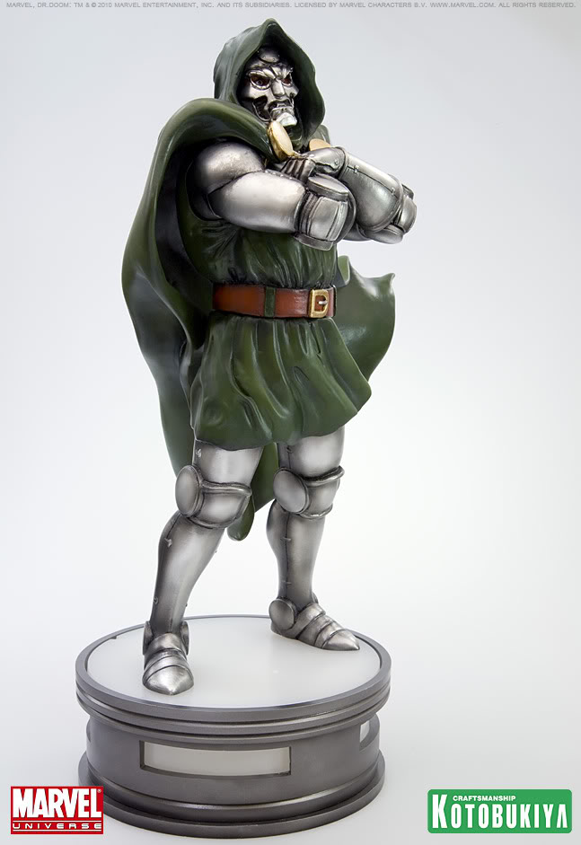 Kotobukiya%20Fine%20Art%20Statue%20-%20Dr.%20Doom%200003.jpg